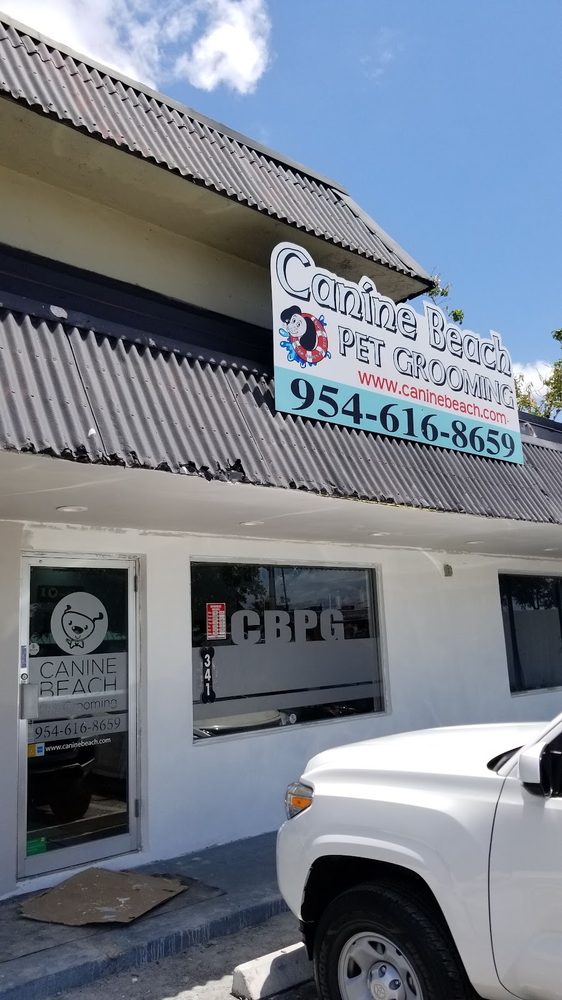The Canine Beach Pet Grooming storefront salon in Oakland Park, Florida